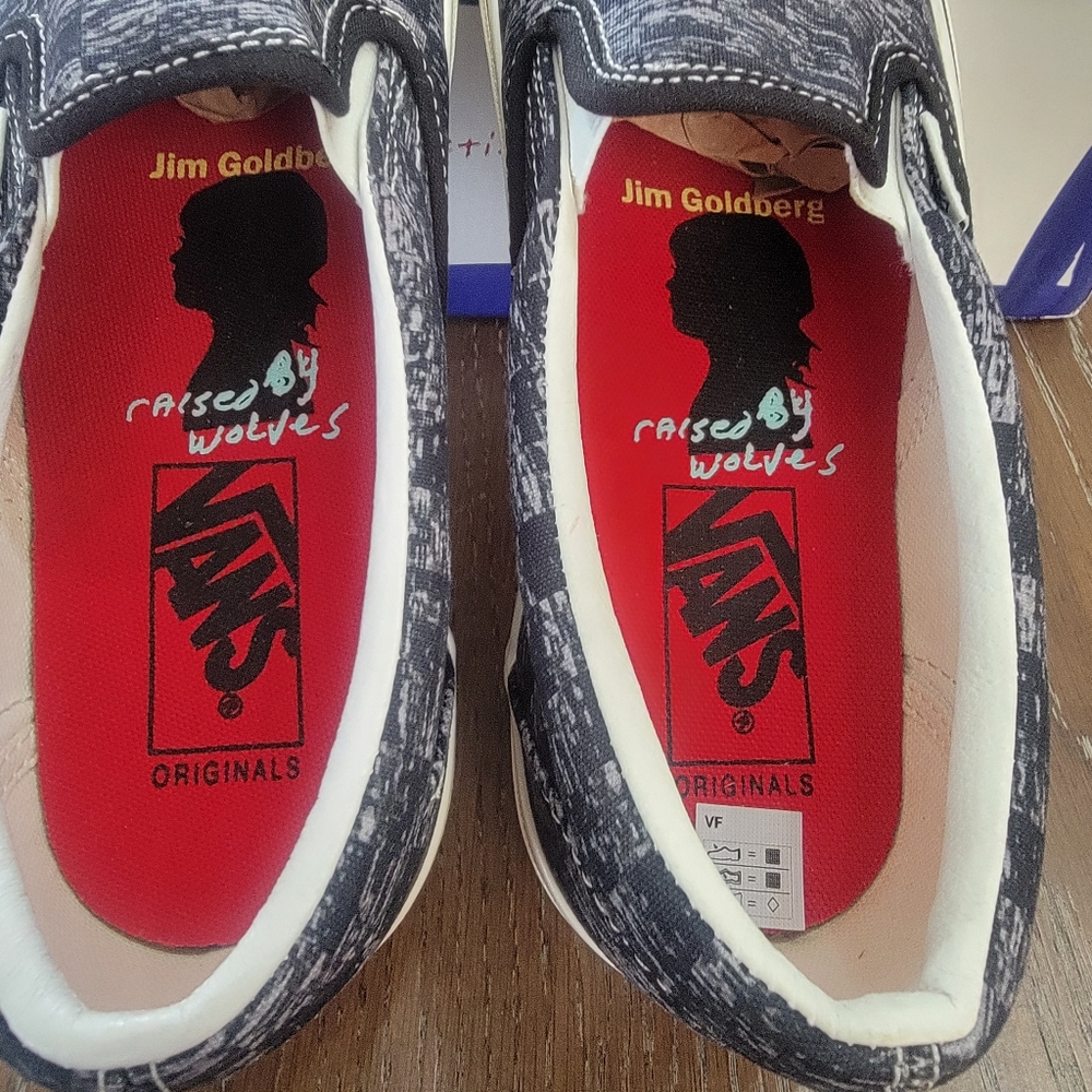 Vans OG Classic slip ons. New in box.Size: 8.5 men/ 10 women.Color: black, white - Picture 6 of 11